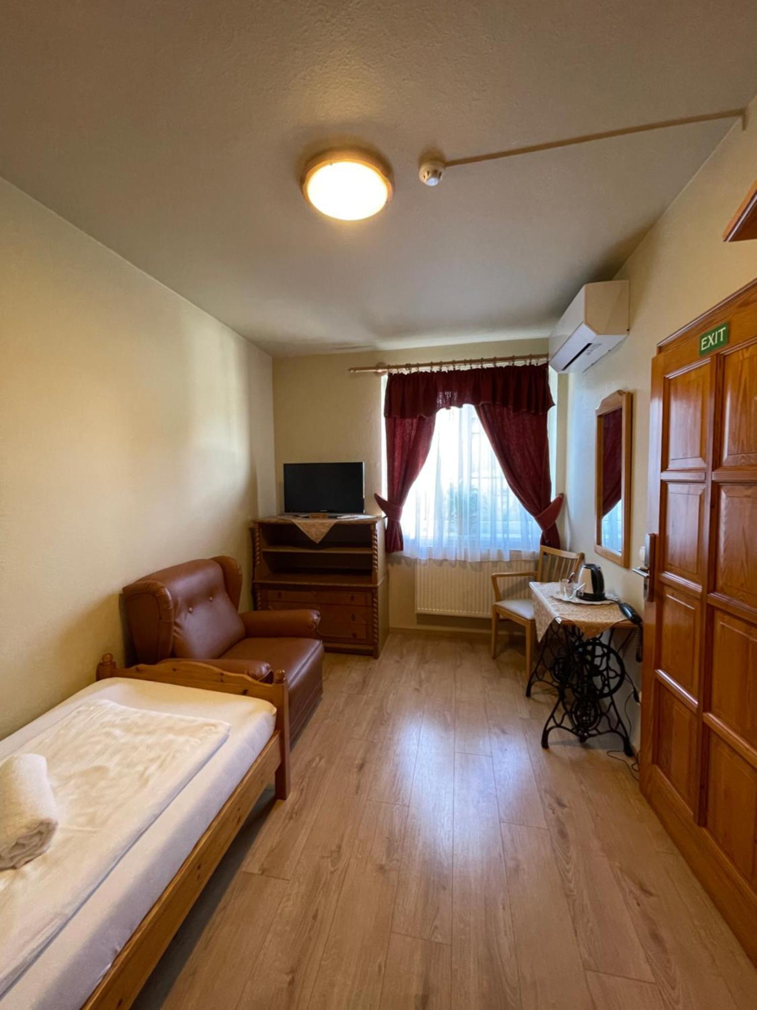 Hotel Karin Βουδαπέστη Εξωτερικό φωτογραφία